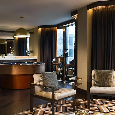 Renaissance Chicago Downtown Hotel