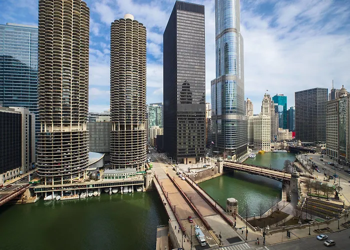Renaissance Downtown 4*