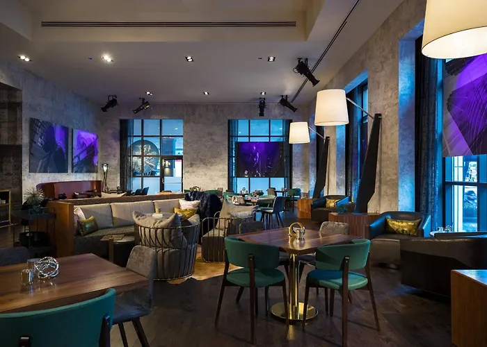 Renaissance Downtown 4*