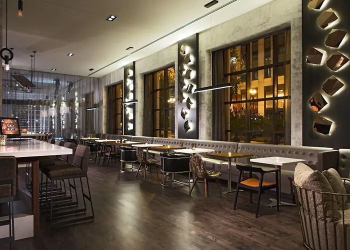 Hotel Renaissance Downtown Chicago