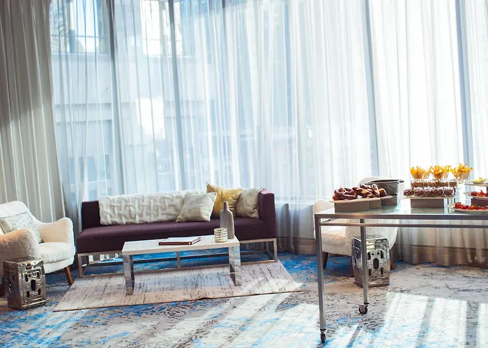 Renaissance Downtown 4* Chicago