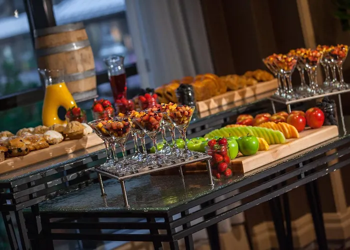 Renaissance Downtown Hotel 4*