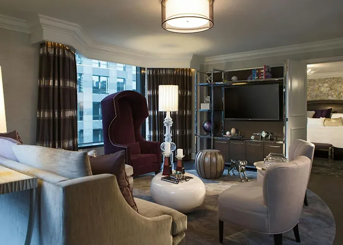 Hotel Renaissance Downtown 4*