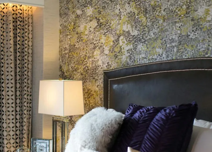 Renaissance Downtown 4*