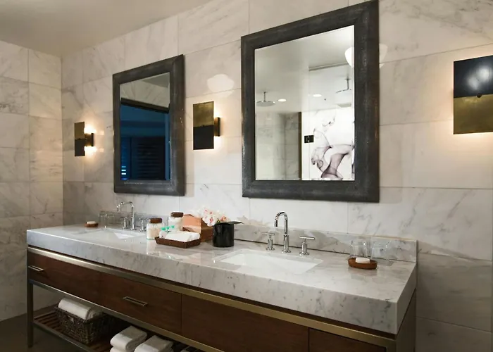 Renaissance Downtown Hotel Chicago