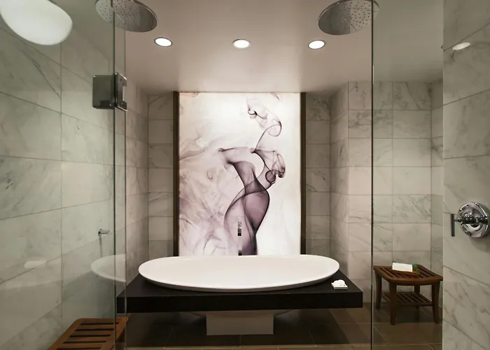 Renaissance Downtown 4* Chicago