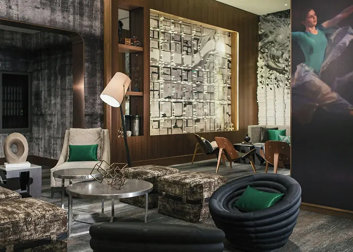 Hotel Renaissance Downtown Chicago