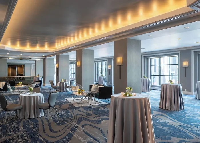 Renaissance Downtown Hotel 4*