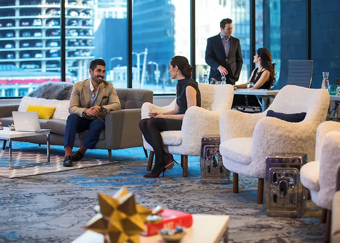 Hotel Renaissance Downtown 4*